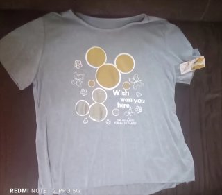 3 Camisetas Mickey Mouse Gris y Verde y una negra
