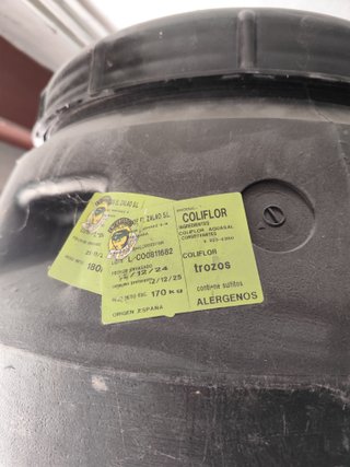 Bidón plástico negro con grifo