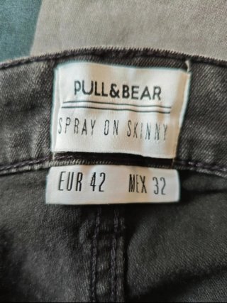 Pantalón vaquero Pull&Bear negro hombre T.M