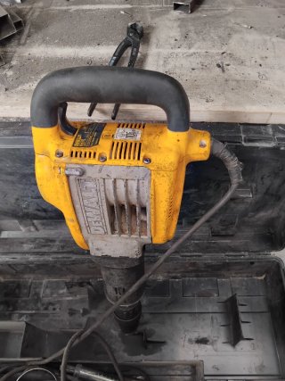Martillo Demoledor Dewalt