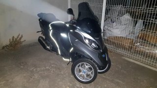 Cubrepiernas original Piaggio MP3