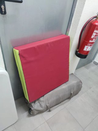 Minicuna de viaje con diseño de búhos