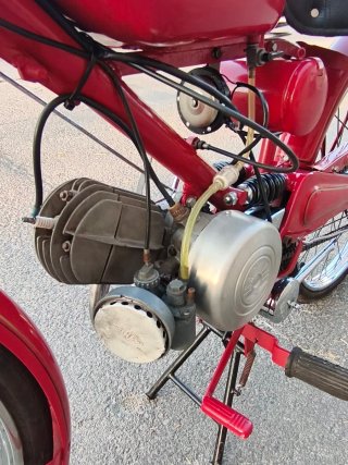 Moto Guzzi Hispania 65 Roja