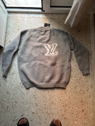 Jersey Louis Vuitton Gris con Logo Blanco