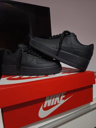 Tenis Nike Negros con Cordones Extra grandes