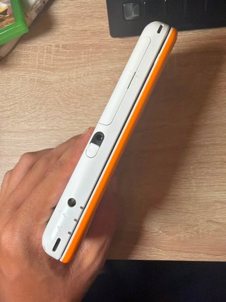 LEGGI! - Nintendo 2DS XL Arancione e Bianca - LEGGI!