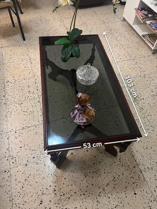 Mesa de centro de madera y cristal