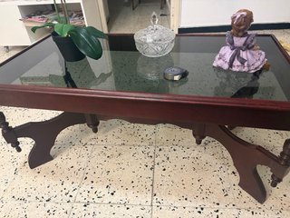 Mesa de centro de madera y cristal
