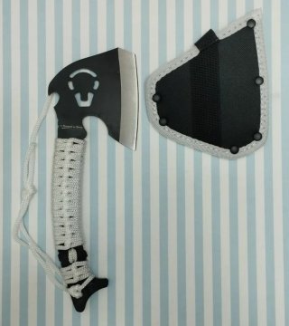 REBAJADA: HACHA THE PUNISHER (EL CASTIGADOR)+ FUND