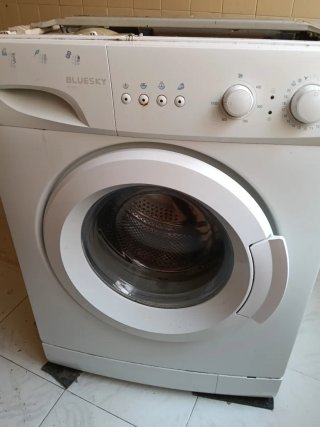 Lavadora Bluesky sin tapa superior