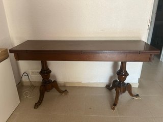 Mesa extensible de madera