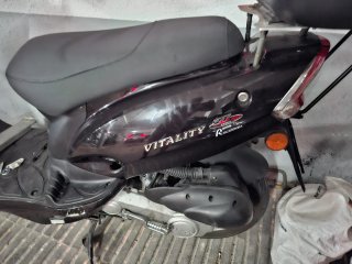 Kymco Vitality 49c Scooter Negra