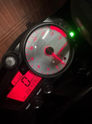 Yamaha R6 YZF Negra