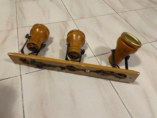 Lámpara de madera con 3 focos