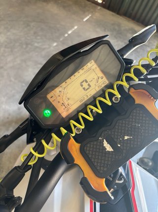 Moto Keeway 125cc Blanca y Roja