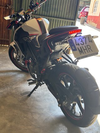 Moto Keeway 125cc Blanca y Roja