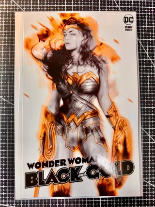Comic Wonder Woman: Black and Gold #4 | Tula Lotay