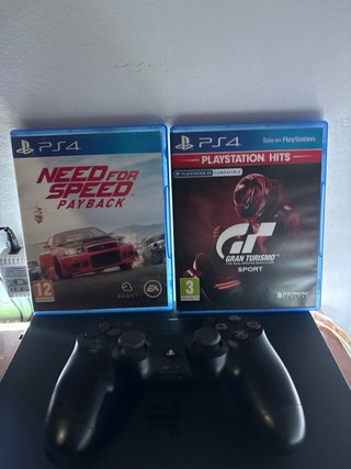 PS4 Slim 1TB + 2 Giochi + 3 Controller