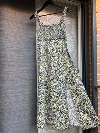 Vestido midi floral negro y multicolor