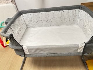 Cuna colecho Kinderkraft gris