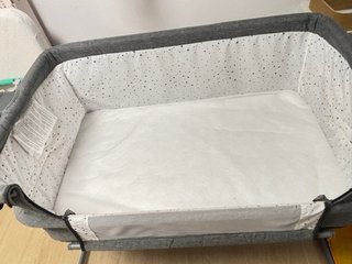 Cuna colecho Kinderkraft gris