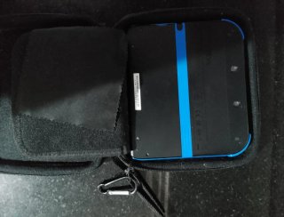 Nintendo 2DS + 3 Giochi + R4 + Custodia