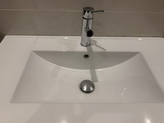 Mueble de baño madera y cristal