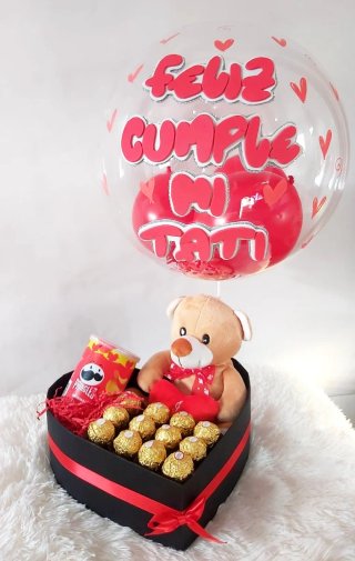 Caja regalo corazón con peluche y chocolates