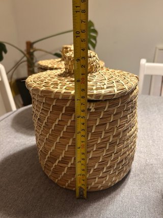 Cesta decorativa de mimbre