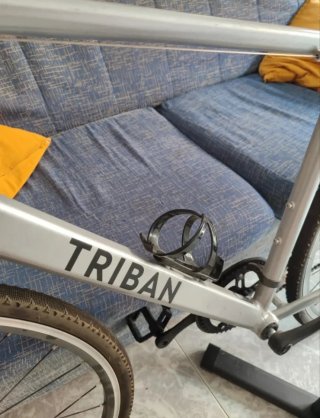 Bicicleta de carretera Triban + soporte