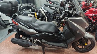 Yamaha XMAX 250