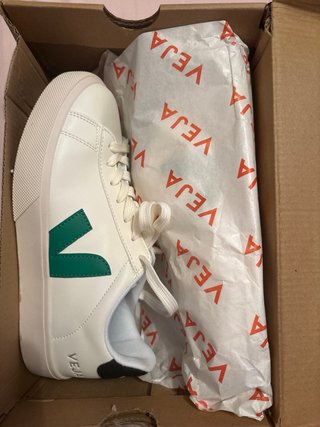 Zapatillas Veja Talla 38 Blancas y Verdes