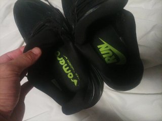 Nike Vomero Negro y Verde