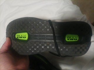 Nike Vomero Negro y Verde