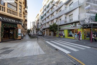 Local comercial en venta en Pajaritos - Plaza de Toros en Granada