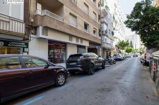 Local comercial en venta en Pajaritos - Plaza de Toros en Granada