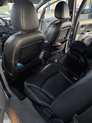Mitsubishi Grandis 2007