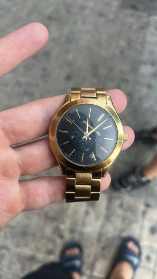 Reloj Michael Kors Negro y Dorado