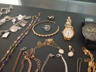 Lote bisutería diversa, colgantes, anillos...etc