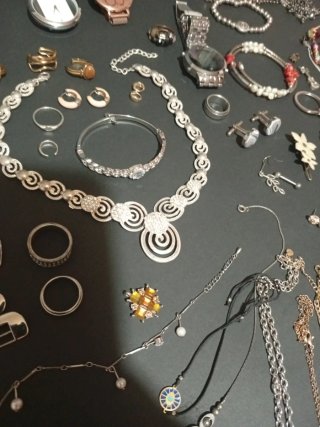 Lote bisutería diversa, colgantes, anillos...etc