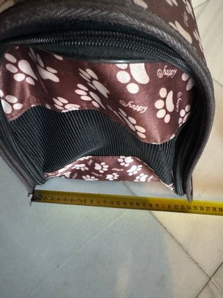 Transportín para mascotas con estampado de huellas