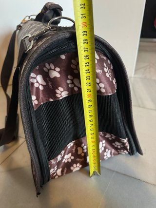 Transportín para mascotas con estampado de huellas
