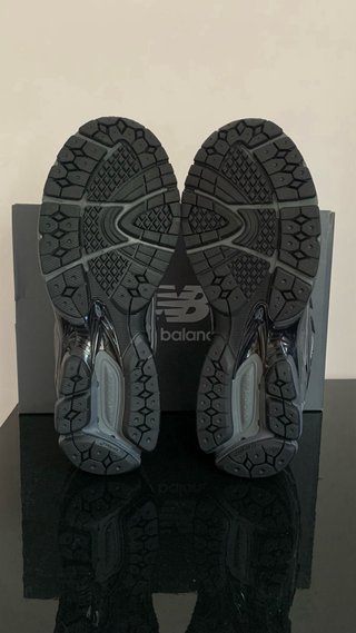 Zapatillas New Balance 1906R Gris Plata
