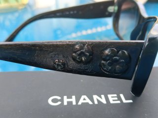Occhiali da sole Chanel Camelia Neri