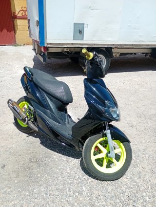 Yamaha Jog RR Negra