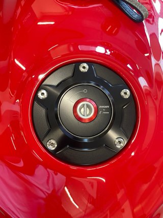 Ducati Streetfighter V2 2024 Roja