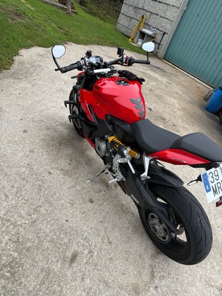 Ducati Streetfighter V2 2024 Roja