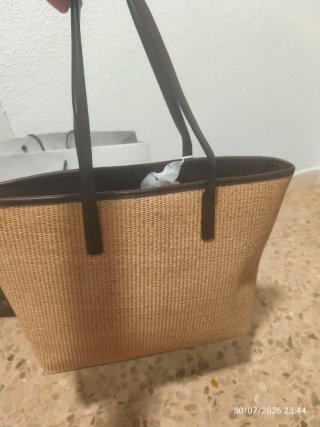Bolso Guess Marrón nuevo con etiqueta ,