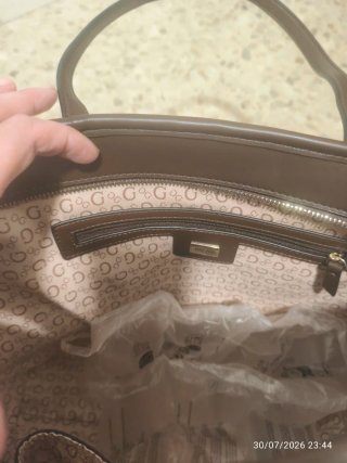 Bolso Guess Marrón nuevo con etiqueta ,