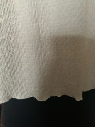 Blusa blanca cuello barco bordada
